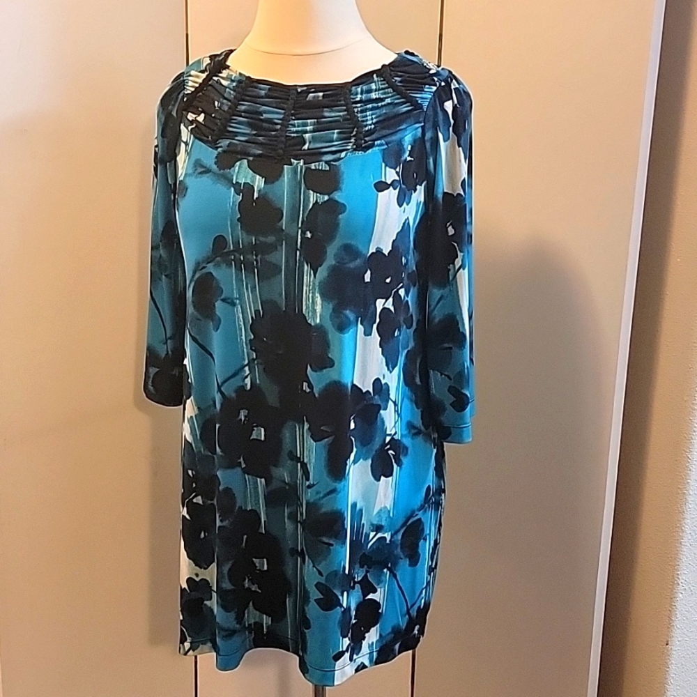 Cute Alfani long sleeve black/blue floral dress size 1X